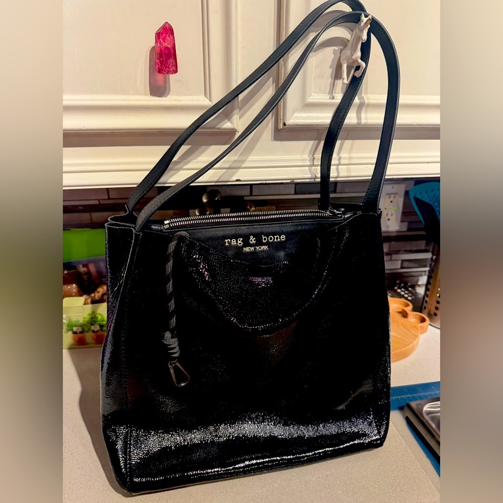 LIKE NEW:  The rag & bone Passenger Tote